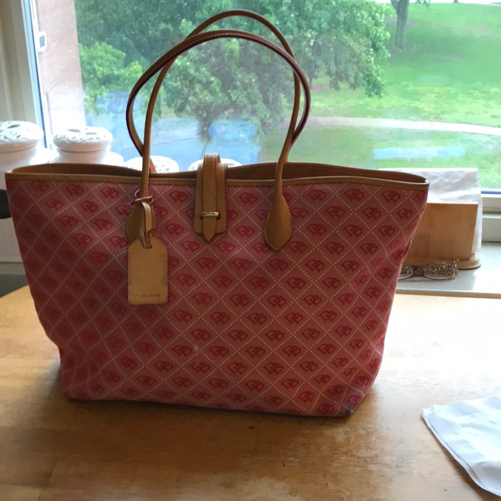 Dooney Bourke